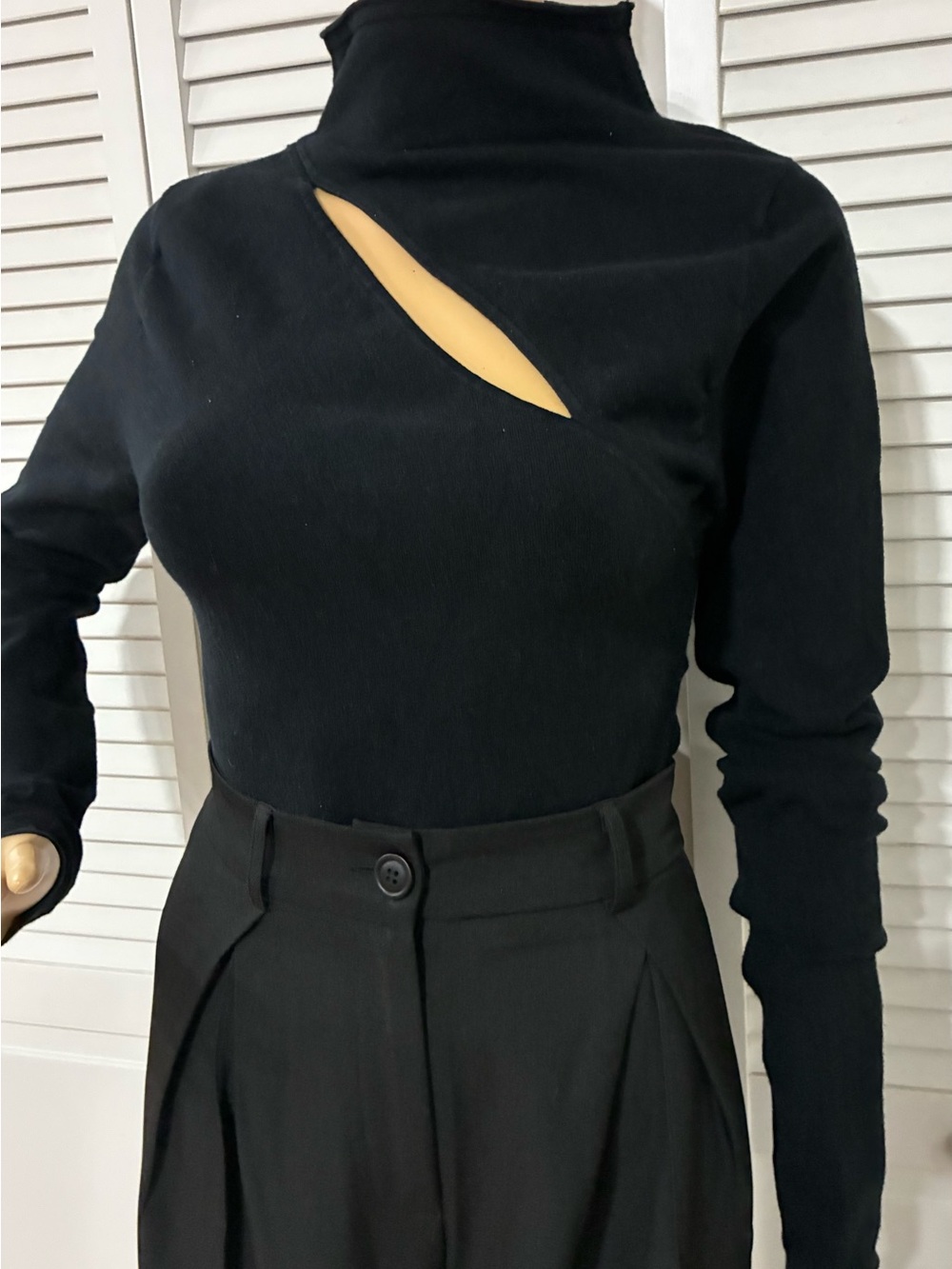 Good American Black Cutout Mock Neck Top